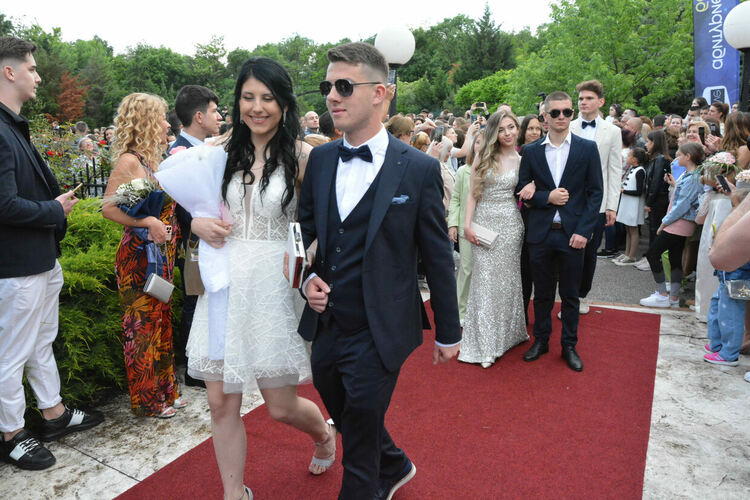 Бъдеще по вода очаква зрелостници на Природо-математическа гимназия