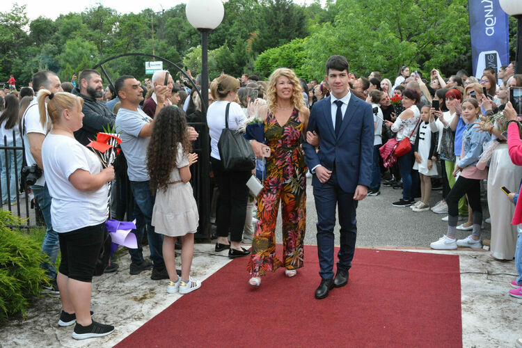 Бъдеще по вода очаква зрелостници на Природо-математическа гимназия