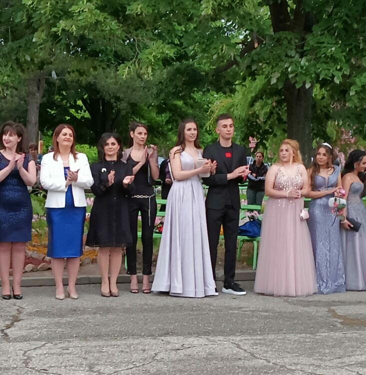 И абитуриентите на ПГСС преминаха по червен килим