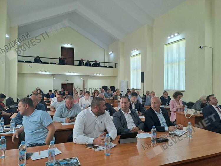 Пълно единодушие на сесията за предоставяне на 40дка терен за изграждане на болница и медицински университет