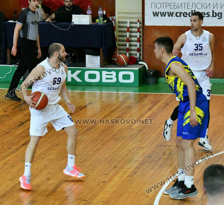 Баскетболистите на „Хасково“ разбиха „Хебър“ в среща реванш от финалната серия
