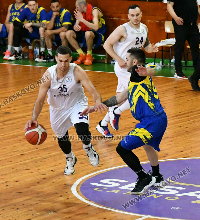 Баскетболистите на „Хасково“ разбиха „Хебър“ в среща реванш от финалната серия