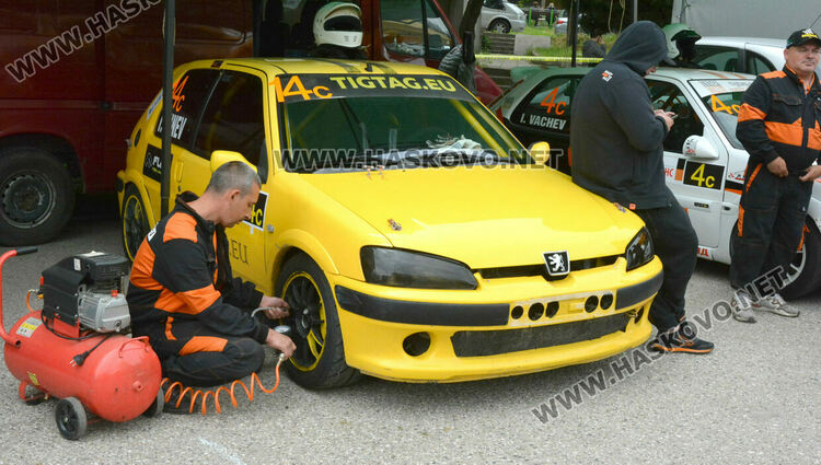 Започна рали шампионатът в „Орфей“, включи се и 75-годишен пилот с хасковски механик