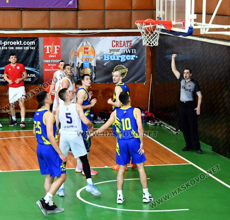 Баскетболистите на „Хасково“ разбиха „Хебър“ в среща реванш от финалната серия