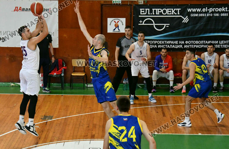Баскетболистите на „Хасково“ разбиха „Хебър“ в среща реванш от финалната серия
