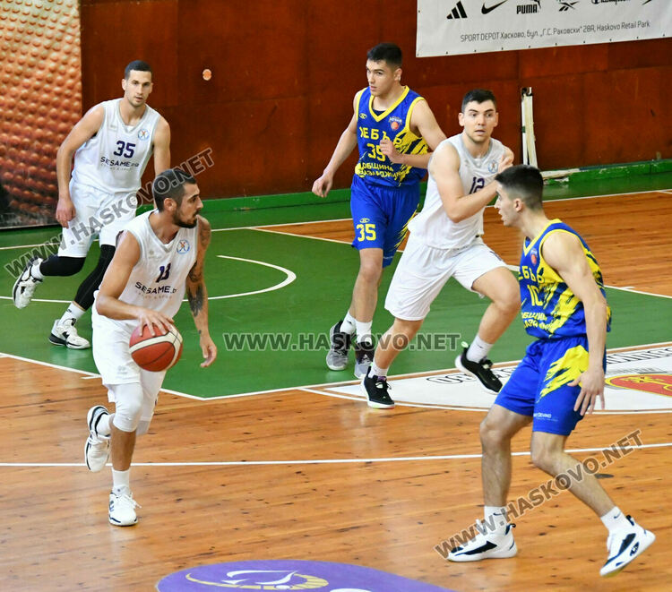 Баскетболистите на „Хасково“ разбиха „Хебър“ в среща реванш от финалната серия