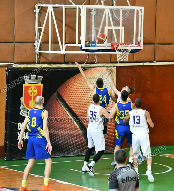 Баскетболистите на „Хасково“ разбиха „Хебър“ в среща реванш от финалната серия