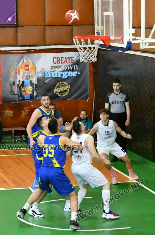 Баскетболистите на „Хасково“ разбиха „Хебър“ в среща реванш от финалната серия