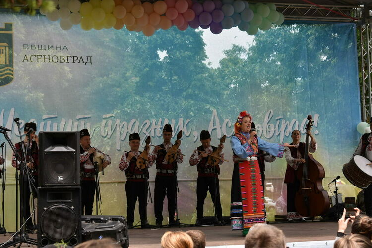 На празника на Асеновград наградиха новите почетни граждани 