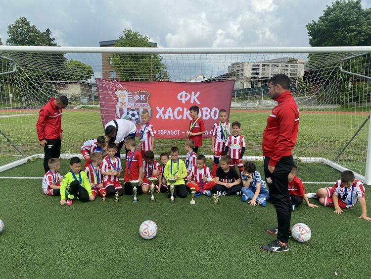 3 отборни купи за надеждите на ФК „Хасково“ от турнир в Кърджали