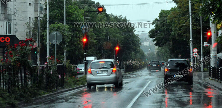 13 литра на кв.м. се изляха този следобед в Хасково