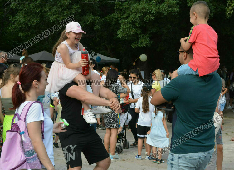 Децата на Хасково празнуват заедно на 1-и юни с диско парти на &bdquo;Кенана&ldquo;
