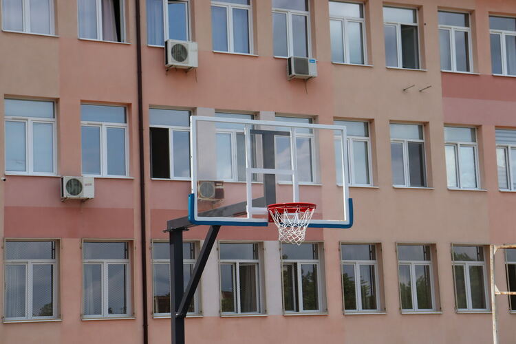 ПМГ – Хасково с обновени спортни игрища 