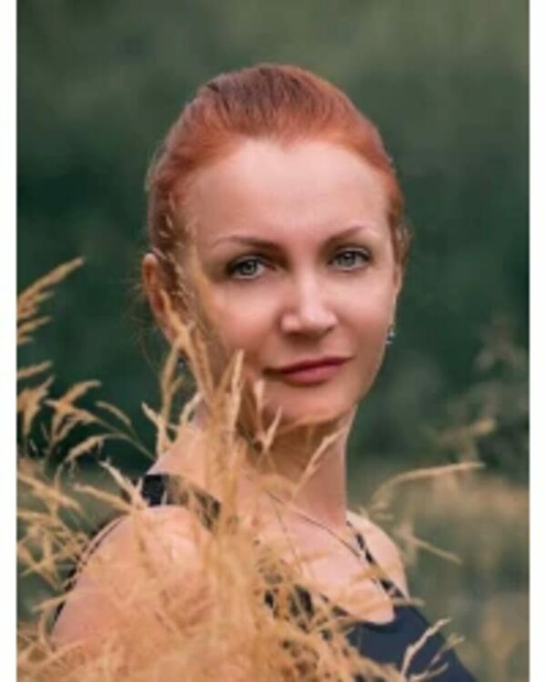 Директорът на РИОСВ-Смолян Екатерина Гаджева издава стихосбирка