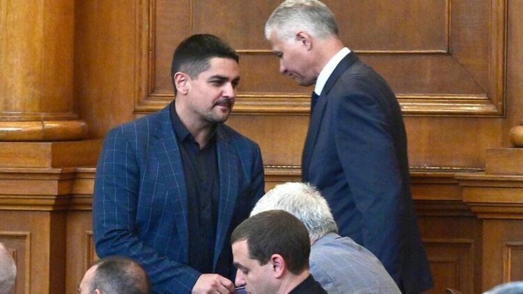 ДАНС: Съветничка на Кирил Петков е разследвана за държавна измяна