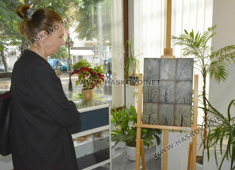 Школа „Колорит„ показаха картини в галерия „Форум“ в изложба, посветена на 1-ви юни