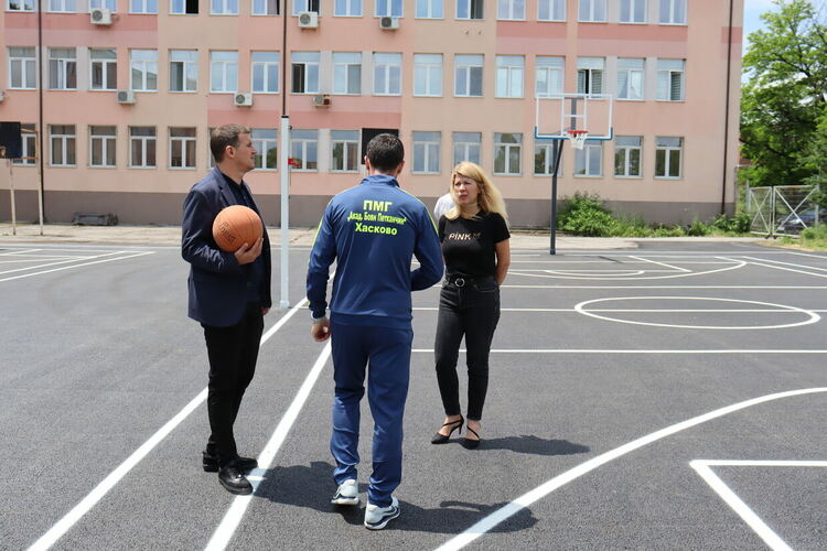 ПМГ – Хасково с обновени спортни игрища 