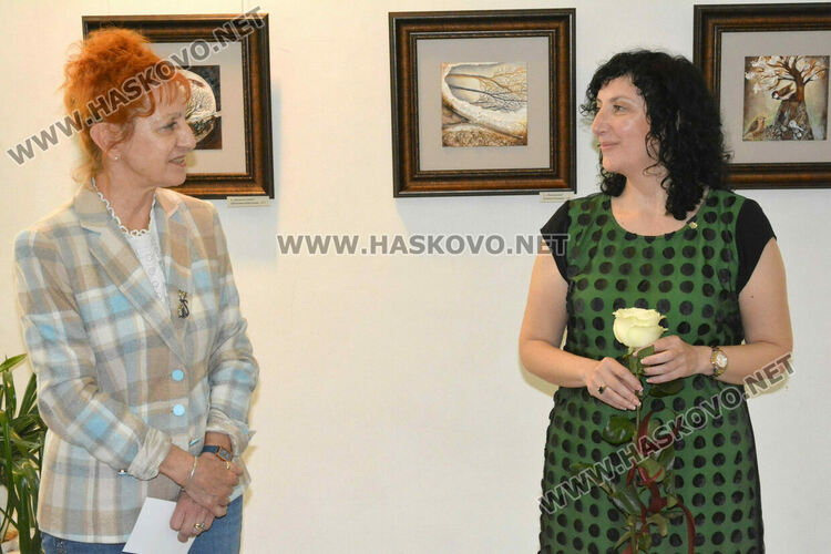 Школа „Колорит„ показаха картини в галерия „Форум“ в изложба, посветена на 1-ви юни