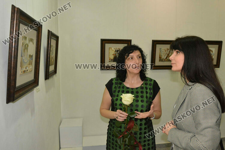 Школа „Колорит„ показаха картини в галерия „Форум“ в изложба, посветена на 1-ви юни