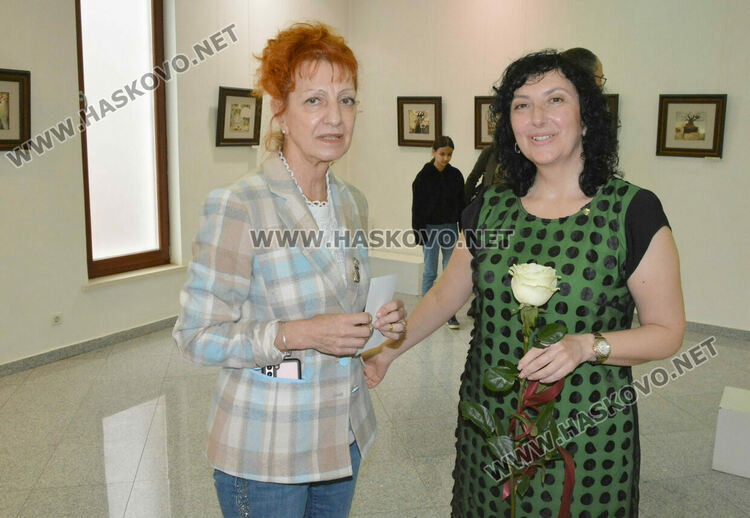 Школа „Колорит„ показаха картини в галерия „Форум“ в изложба, посветена на 1-ви юни
