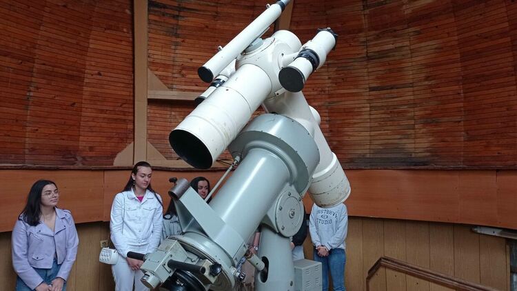 Десетокласници, потопени в Космоса: Незабравимо посещение в обсерваторията
