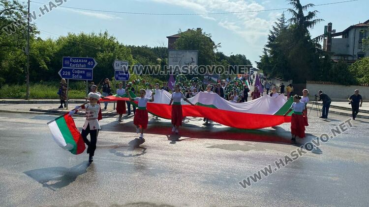 Започна двудневният международен етнофестивал „Децата на Балканите“