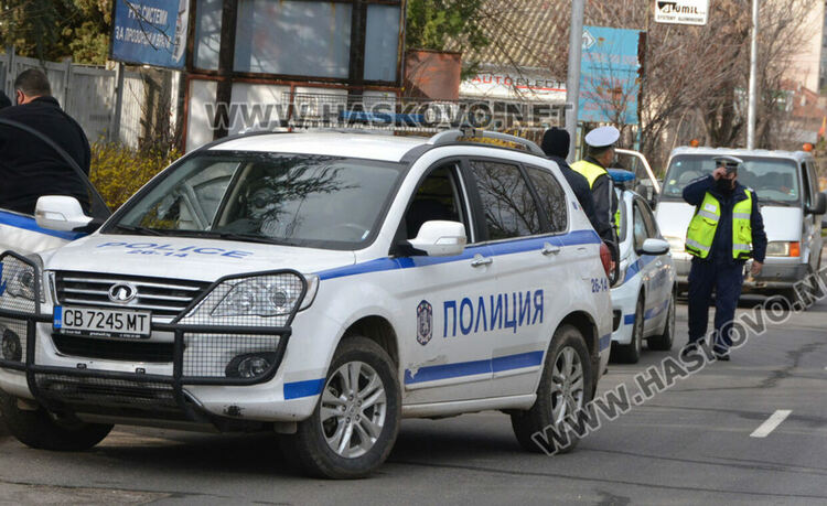 Иззеха 6556 стоки менте от 4 микробуса при спецакция на МВР в Хасковско