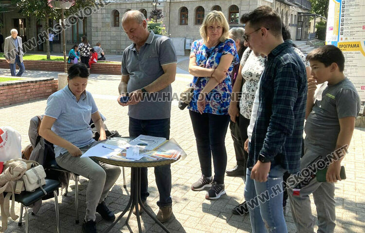В Хасково измерваха въглеродния оксид на активни и пасивни пушачи