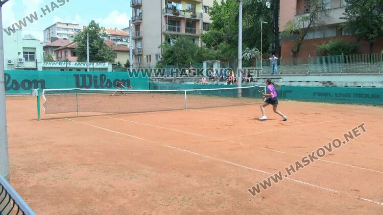 Изненада на осминафиналите на държавното първенство по тенис в Хасково