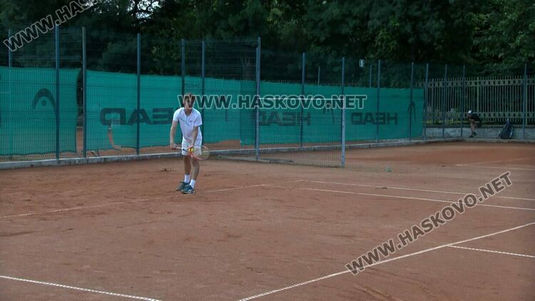Изненада на осминафиналите на държавното първенство по тенис в Хасково