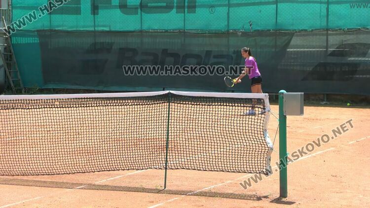 Изненада на осминафиналите на държавното първенство по тенис в Хасково