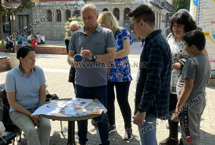 В Хасково измерваха въглеродния оксид на активни и пасивни пушачи