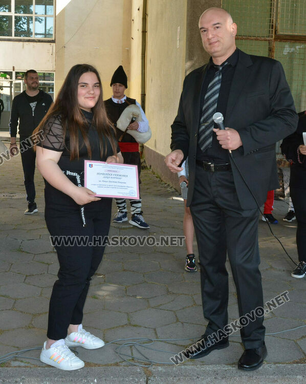 Хасковската ПГМЕТ „Стойчо и Кица Марчеви“ чества патронен празник