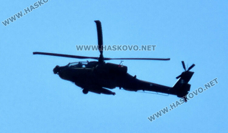 Демонстрират настъпателни бойни действия на учебен полигон „Корен“ 