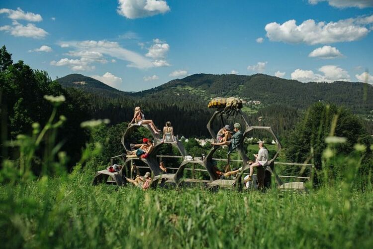 снимка от фб страницата на  Meadows in the Mountains