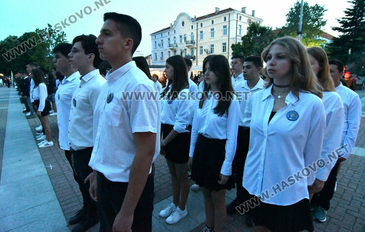 Заря в Хасково за Ботев и загиналите за свободата и независимостта на България