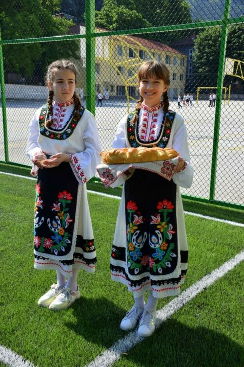 ОУ "Христо Ботев" в Асеновград вече разполага с игрище за мини футбол 