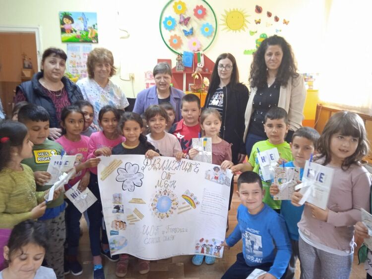 Социални работници обясняваха на децата какво е приятелство и толерантност