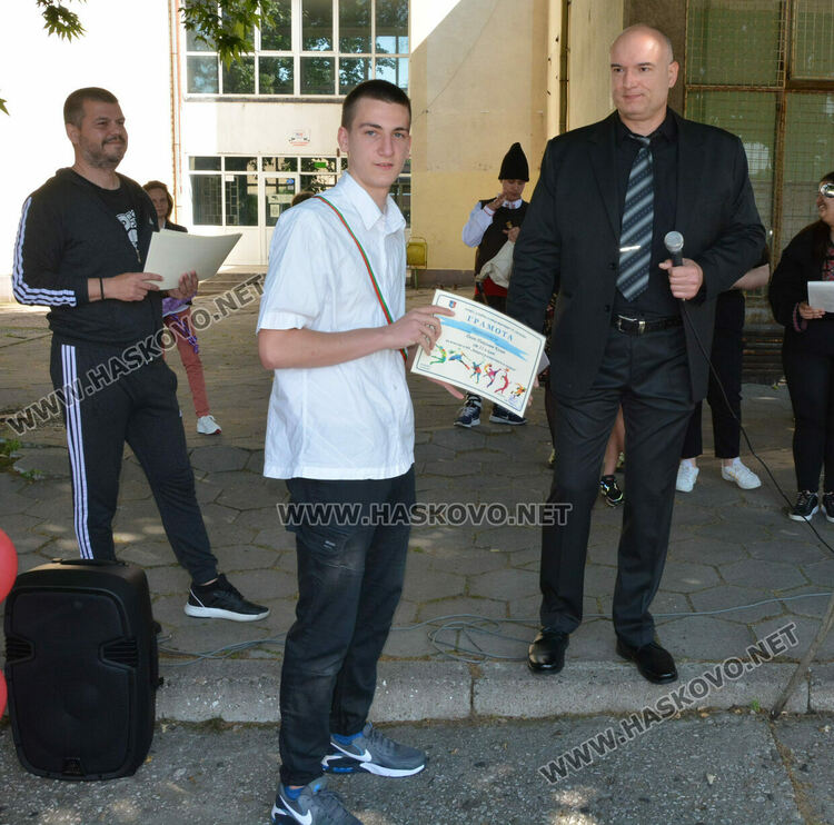 Хасковската ПГМЕТ „Стойчо и Кица Марчеви“ чества патронен празник