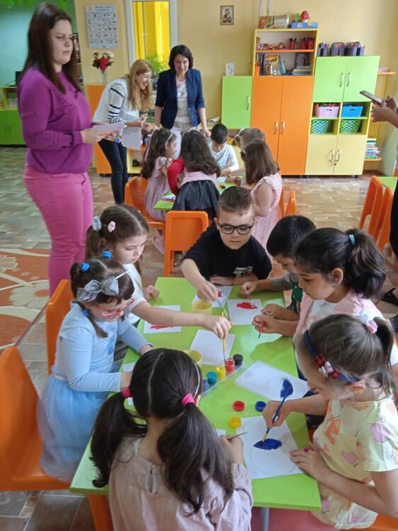 Социални работници обясняваха на децата какво е приятелство и толерантност