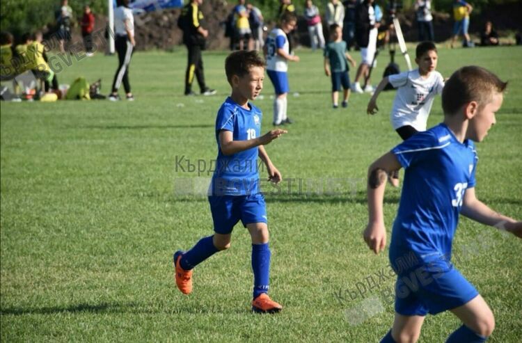 Футболна академия "Арда 1924" с подкрепата на Община Кърджали дари хиляди усмивки на деца от цяла България