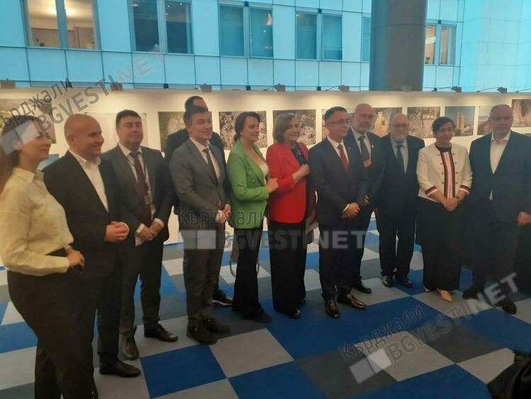 Изложба,посветена на скалния град на траките Перперикон бе открита в Европейският парламент