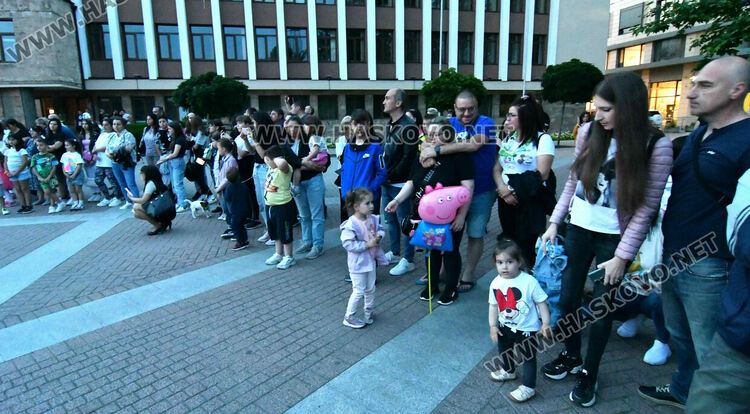 Заря в Хасково за Ботев и загиналите за свободата и независимостта на България