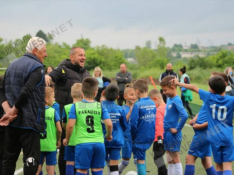 Футболна академия "Арда 1924" с подкрепата на Община Кърджали дари хиляди усмивки на деца от цяла България