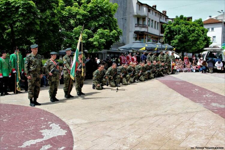 Смолян се преклони пред подвига на Ботев и загиналите за свободата  