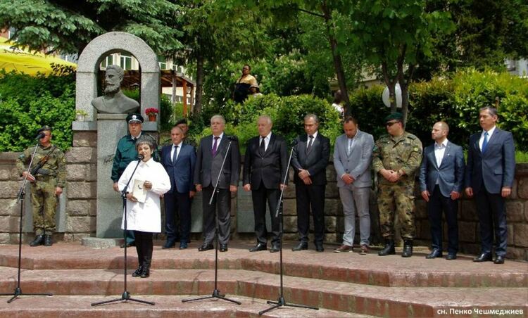 Смолян се преклони пред подвига на Ботев и загиналите за свободата  