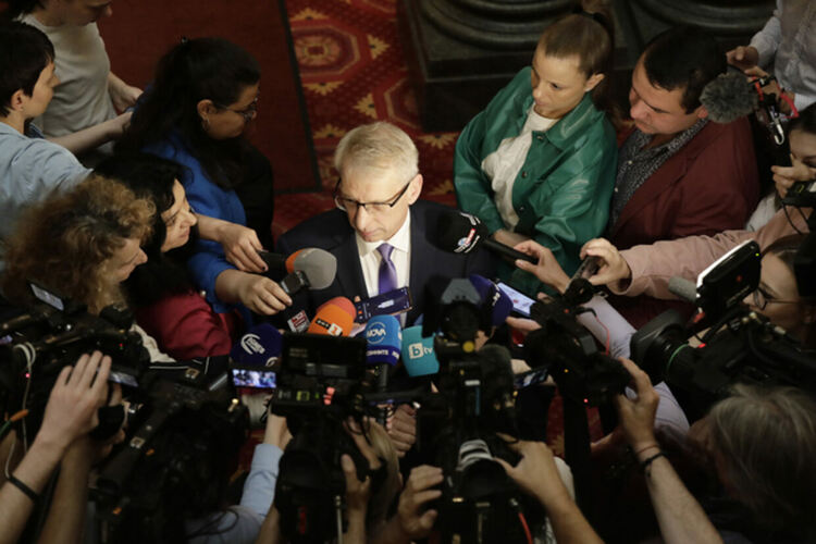 Денков: С ГЕРБ си нямаме доверие, но съставът на правителството е консенсусен