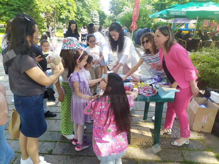 Българския зъболекарски съюз с акция в Деня на детето в Кърджали