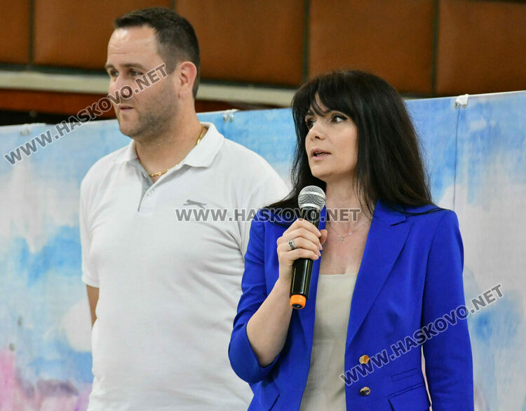 Коронясаха Кралица и Принцеса на турнира по художествена гимнастика „Аида“