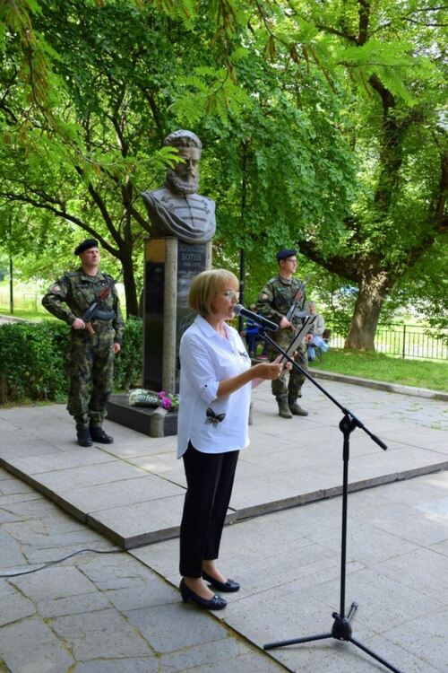Кметът на Асеновград: Наш дълг е да пазим Ботевите завети 